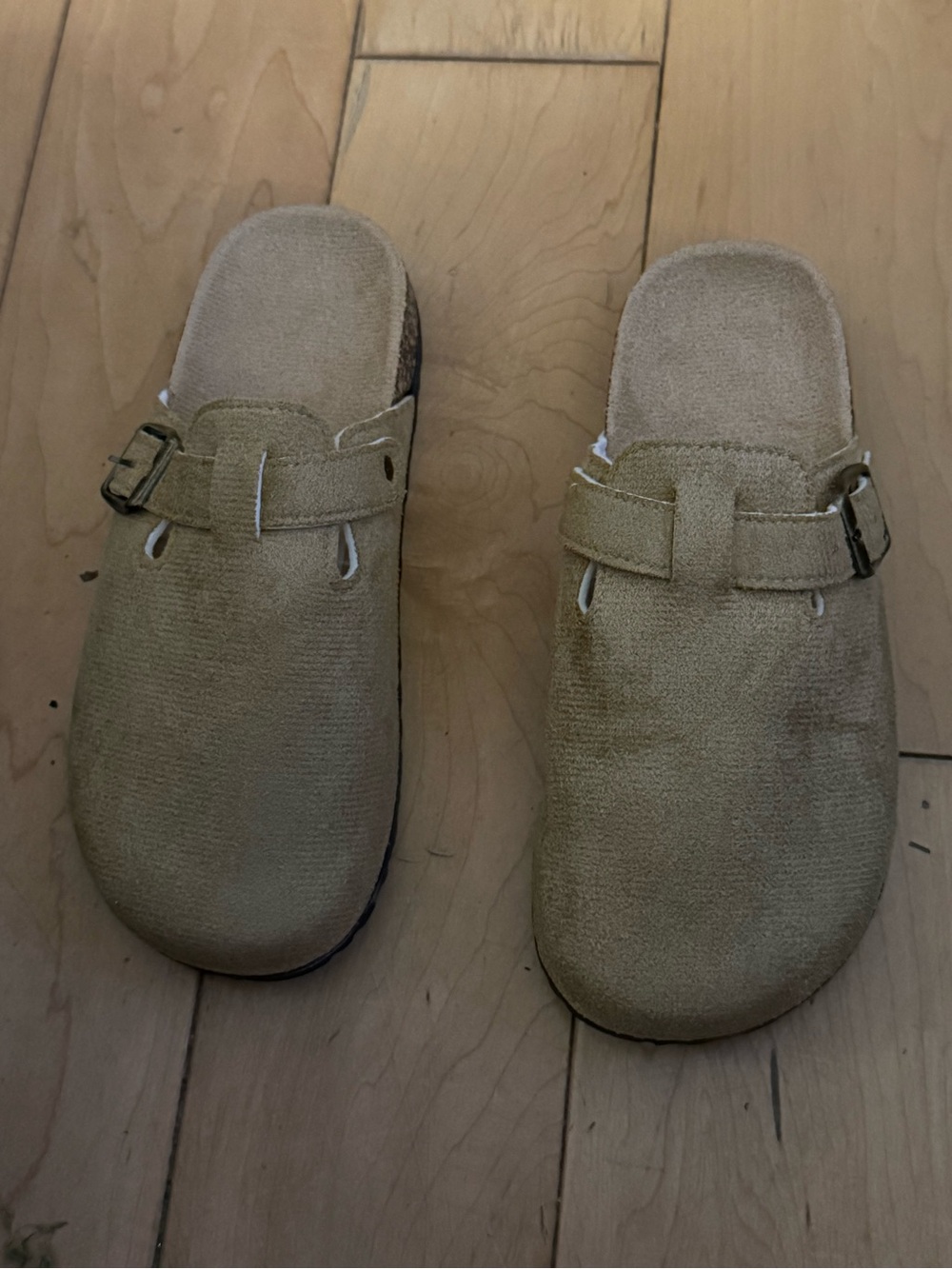 Women’s  Suede Slip-On Clog in Light Tan size 6-6.5